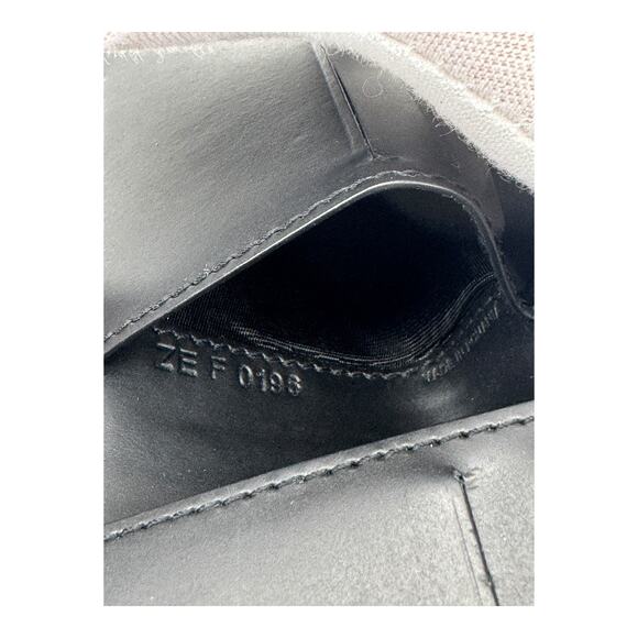 🔴 Givenchy 8CC Bifold Wallet - Monogram Stars - Picture 11 of 11